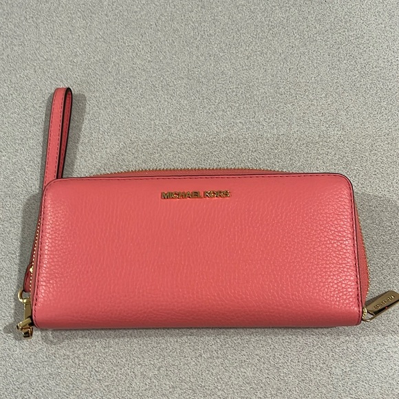 KORS Michael Kors Handbags - Michael Kors Large Continental Wallet Wristlet Tea Rose
